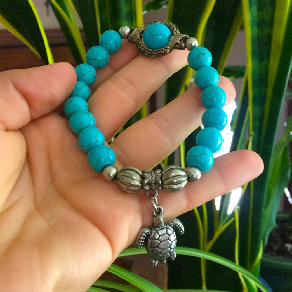 Turquoise beachy beaded bracelet w turtle charm